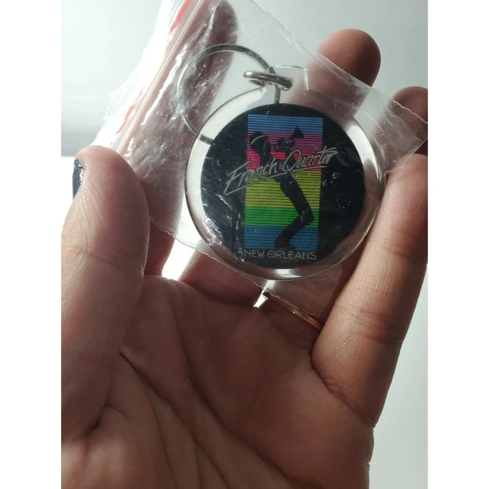 New Orleans French Quarter Jazz Acrylic Keychain Rainbow‎ Trumpet Round Vtg